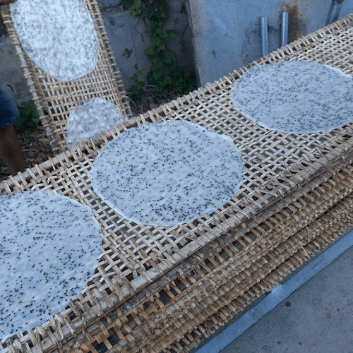 Bánh tráng mè đen Bình Định